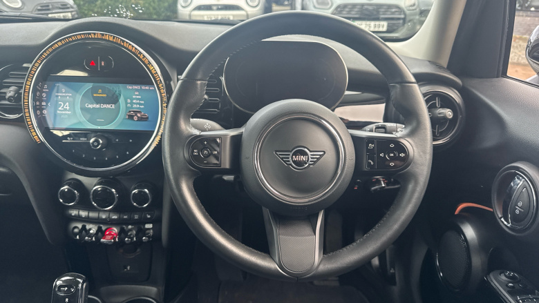 MINI Hatchback 1.5 Cooper Classic Premium 5dr Auto Petrol Hatchback